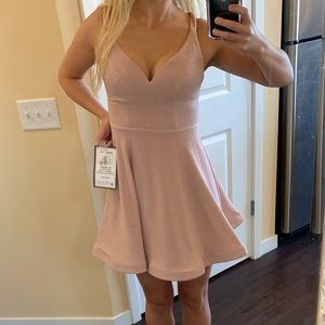 New with tags 3/4 pink sparkly dress